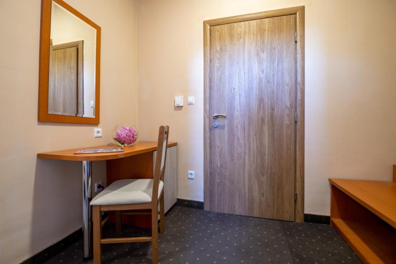 Hotel Luna Neum Εξωτερικό φωτογραφία