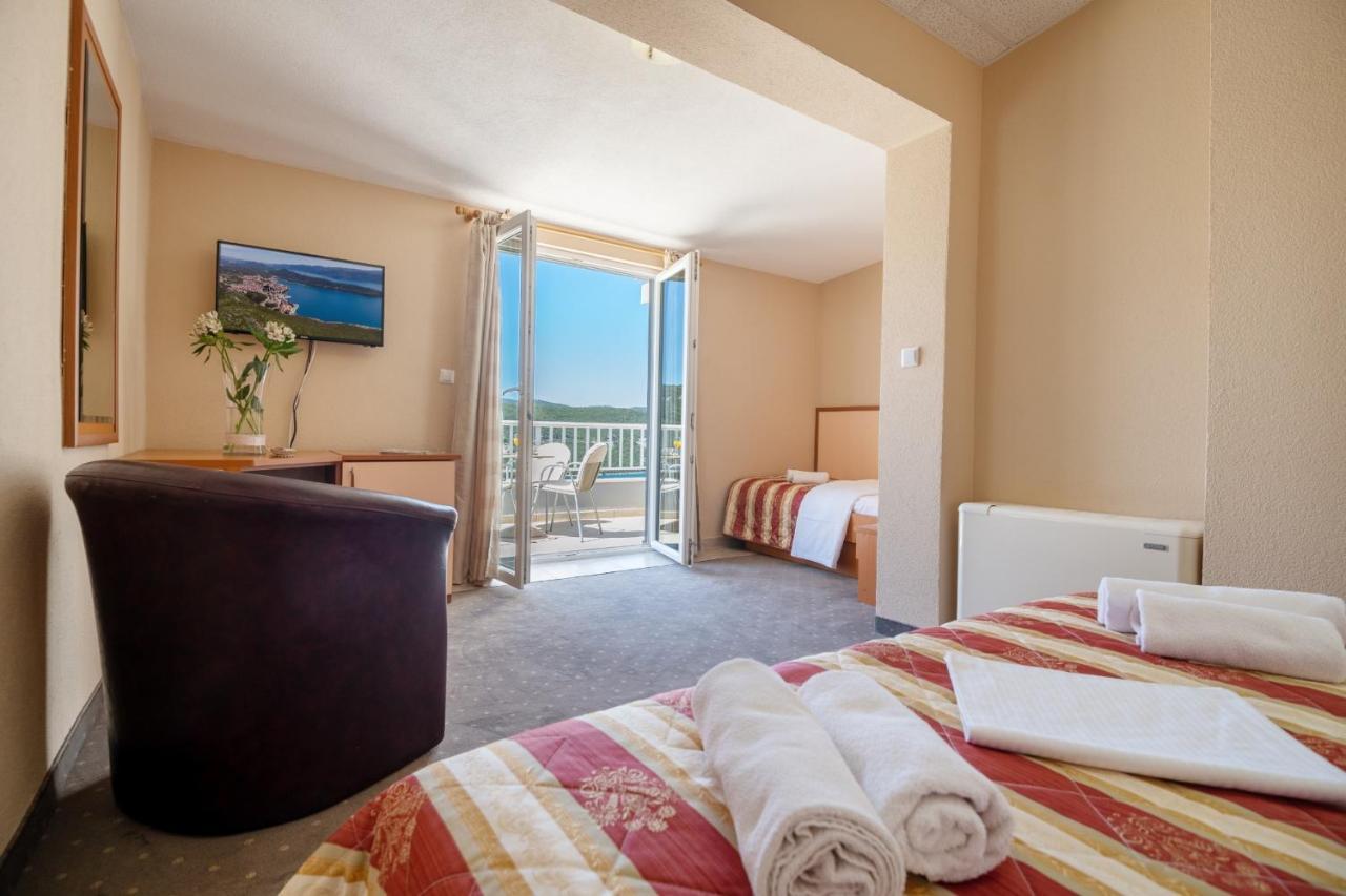 Hotel Luna Neum Εξωτερικό φωτογραφία